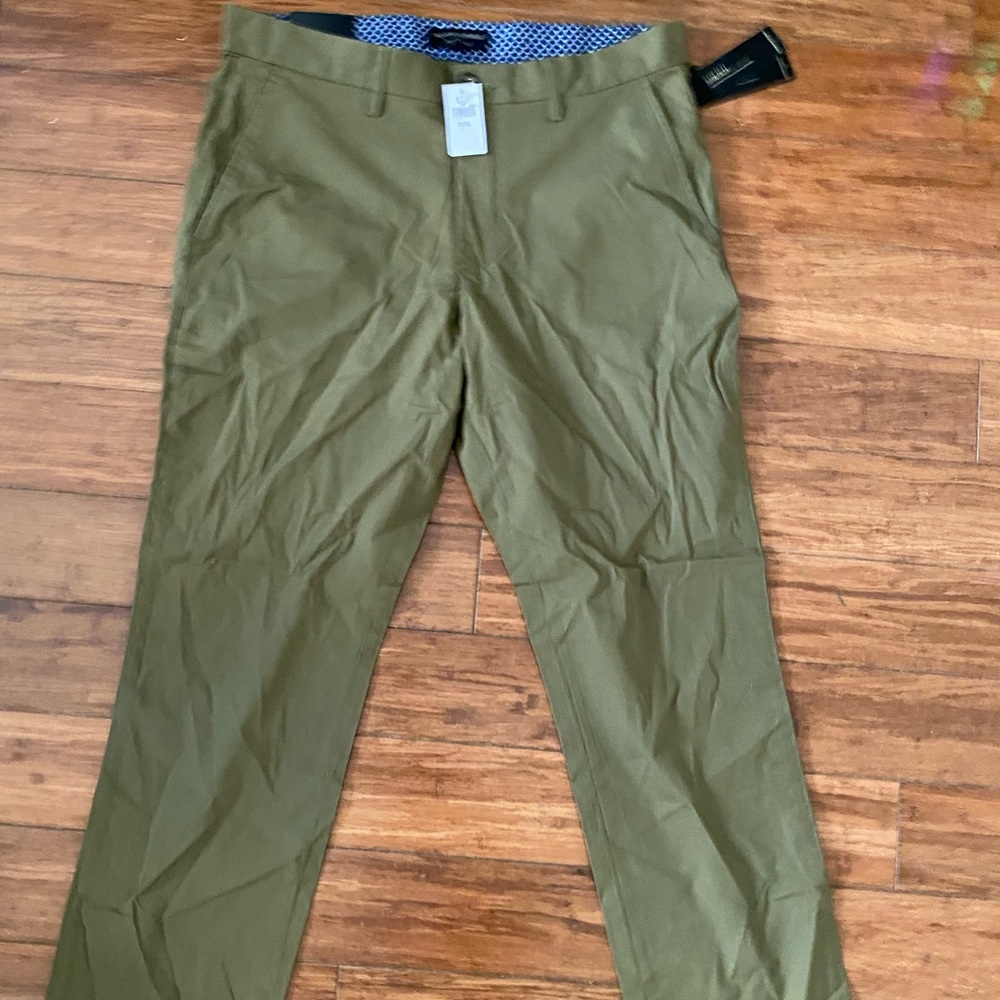 Banana Republic Summer Weight Aiden Men's Khaki Chinos